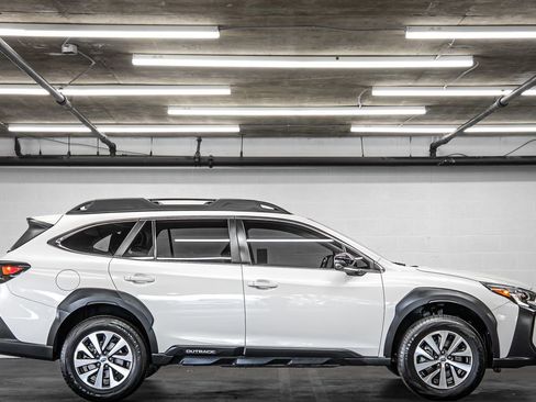 Used 2023 Subaru Outback Premium image 6