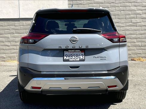 Used 2023 Nissan Rogue Platinum AWD/4WD image 3