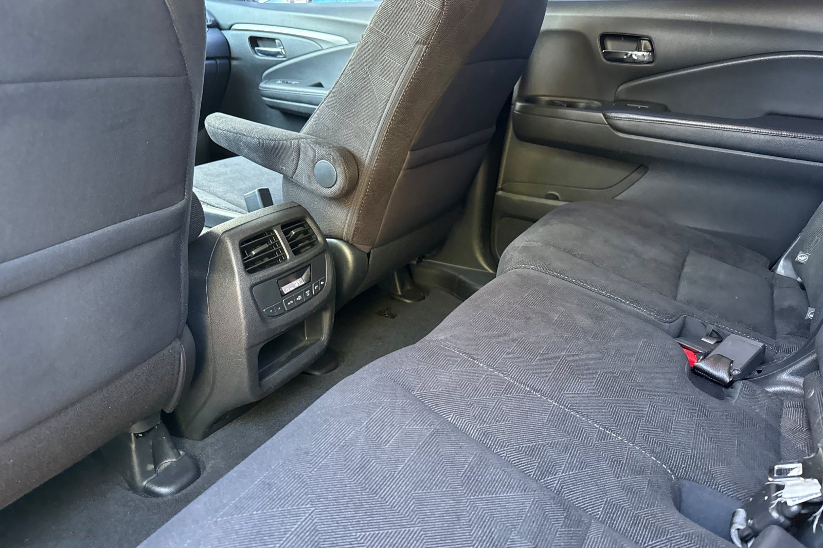Used 2019 Honda Pilot EX image 30