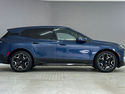 Used 2024 BMW iX xDrive50 w/ Sport Package AWD/4WD image 7
