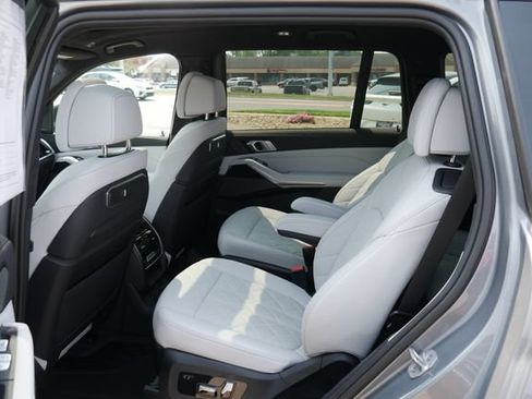 Used 2024 BMW X7 xDrive40i w/ Executive Package AWD/4WD image 27