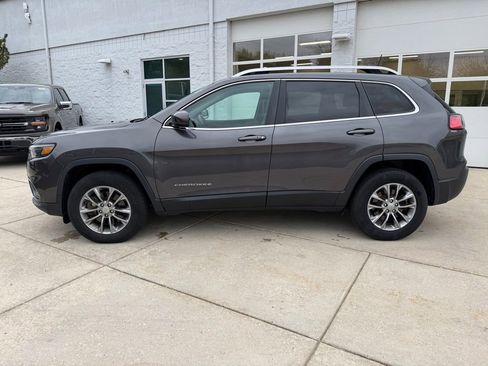 Used 2019 Jeep Cherokee Latitude Plus w/ Cold Weather Group AWD/4WD image 8