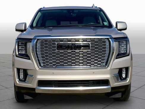 Used 2022 GMC Yukon XL Denali w/ Denali Premium Package RWD image 4