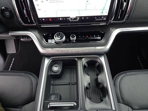 New 2026 Ford Expedition Platinum w/ Stealth Performance Package image 25