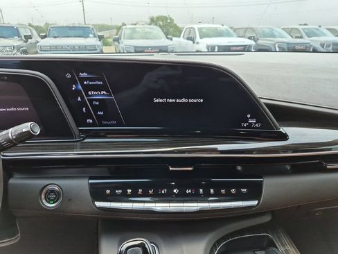 Used 2022 Cadillac Escalade ESV Sport w/ Touring Package AWD/4WD image 27