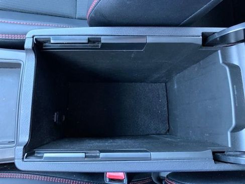 Used 2016 Toyota Camry SE image 24