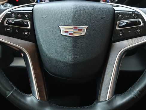 Used 2016 Cadillac Escalade ESV Luxury RWD image 18