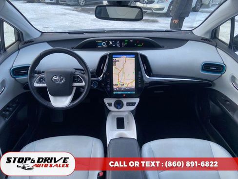 Used 2018 Toyota Prius Prime Advanced image 11
