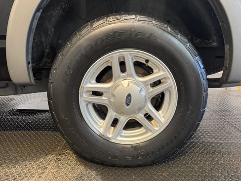 Used 2002 Ford Explorer XLS AWD/4WD image 29