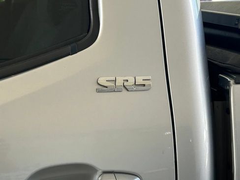 Used 2022 Toyota Tacoma SR5 RWD image 16