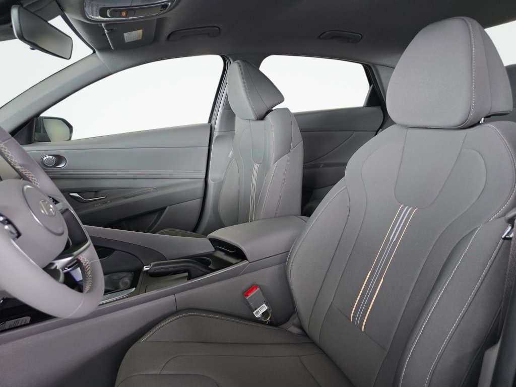 New 2026 Hyundai Elantra Sport FWD image 15
