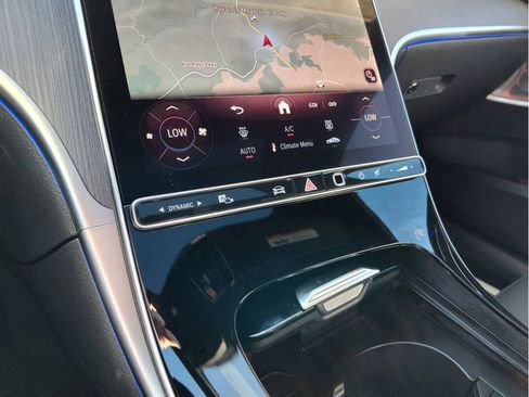 New 2025 Mercedes-Benz C 300 4MATIC Sedan image 25