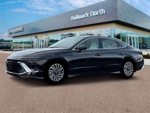 New 2025 Hyundai Sonata Limited image 2