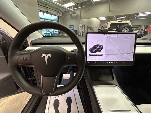 Used 2021 Tesla Model Y Performance AWD/4WD image 9