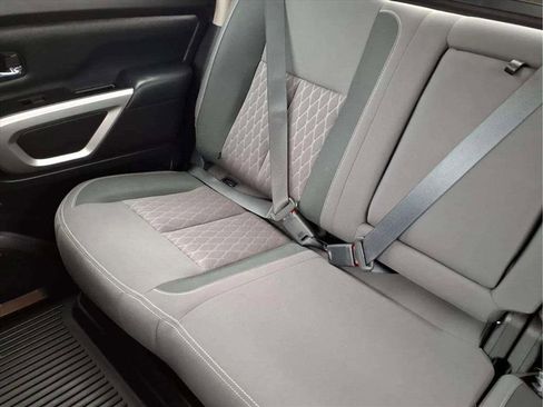 Used 2024 Nissan Titan SV w/ SV Convenience Package image 16