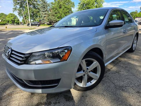 Used 2013 Volkswagen Passat 2.5 SE FWD image 1