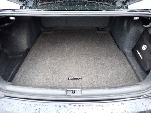 Used 2018 Volkswagen Passat 2.0T R-Line w/ R-Line Lighting Package image 24