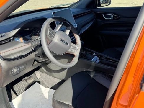 Used 2026 Jeep Compass Trailhawk image 5