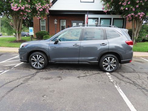 Used 2022 Subaru Forester Limited AWD/4WD image 3