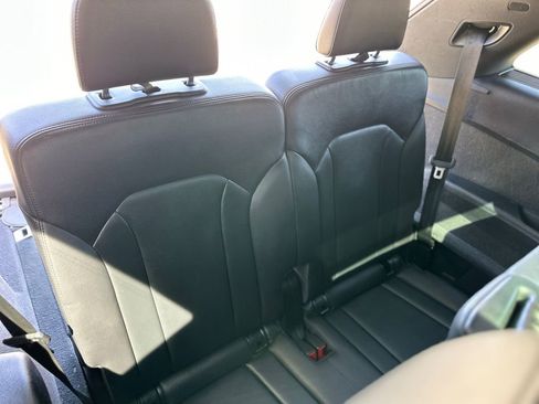 Used 2017 Audi Q7 3.0T Premium Plus w/ Premium Plus Package image 23