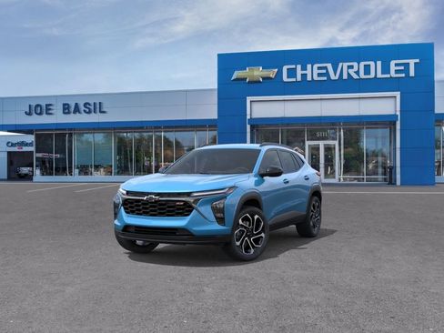 New 2026 Chevrolet Trax RS FWD image 8