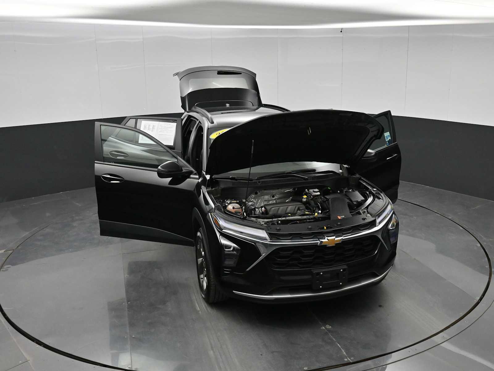 Used 2025 Chevrolet Trax LT FWD image 44