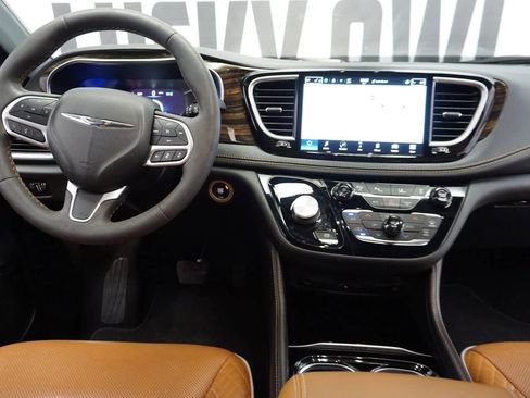 Used 2022 Chrysler Pacifica Pinnacle image 20