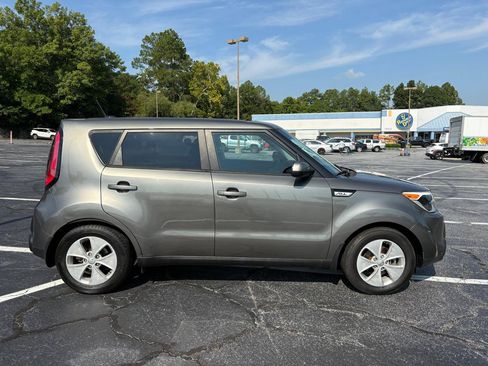 Used 2016 Kia Soul FWD image 4