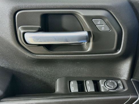 Used 2023 Chevrolet Silverado 1500 Custom AWD/4WD image 18