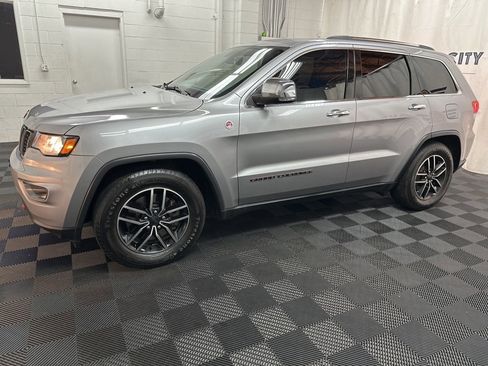 Used 2019 Jeep Grand Cherokee Trailhawk image 5