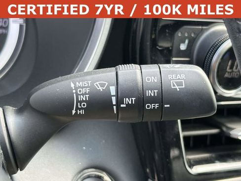 Used 2023 Toyota Highlander XLE AWD/4WD image 26
