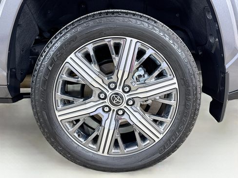 Used 2024 Toyota Sequoia Capstone AWD/4WD image 36