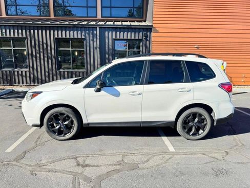 Used 2018 Subaru Forester 2.5i Premium w/ Popular Package #3B AWD/4WD image 2