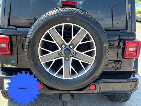 Used 2022 Jeep Wrangler Unlimited Sahara image 31