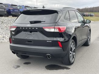 Used 2022 Ford Escape SE w/ SE Sport Appearance Package video 3