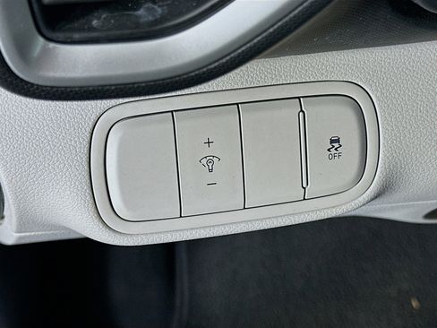 Used 2023 Hyundai Venue SEL w/ Cargo Package image 17