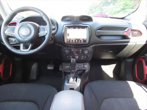 Certified 2023 Jeep Renegade Trailhawk AWD/4WD image 12