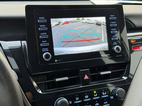 Used 2021 Toyota Camry LE image 30