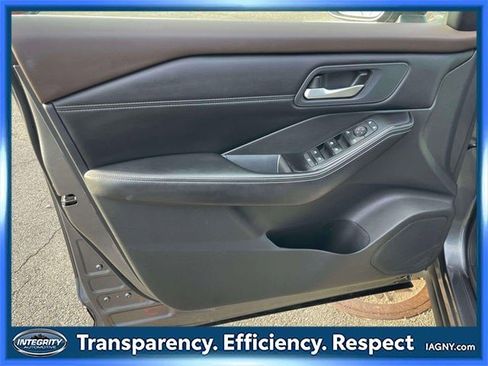 Certified 2022 Nissan Rogue SV w/ SV Premium Package image 16