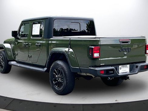Certified 2022 Jeep Gladiator Sport AWD/4WD image 7
