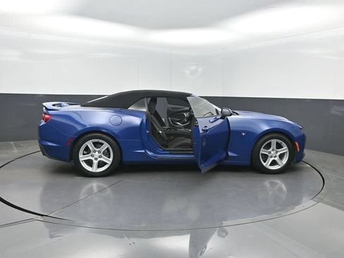 Used 2020 Chevrolet Camaro LT RWD image 35