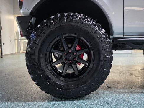 Used 2022 Ford Bronco Black Diamond image 17