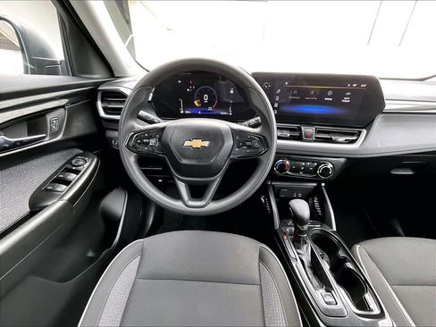 Used 2024 Chevrolet TrailBlazer LS FWD image 18