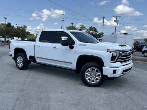 Used 2025 Chevrolet Silverado 3500 High Country w/ High Country Premium Package AWD/4WD image 1