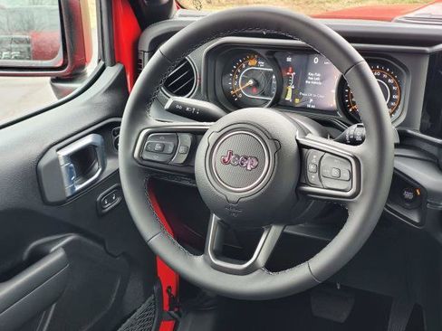 New 2026 Jeep Wrangler Unlimited Rubicon w/ Whitecap Package image 21