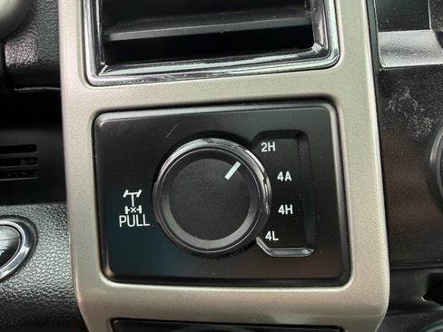 Used 2017 Ford F150 Lariat w/ Equipment Group 502A Luxury AWD/4WD image 3