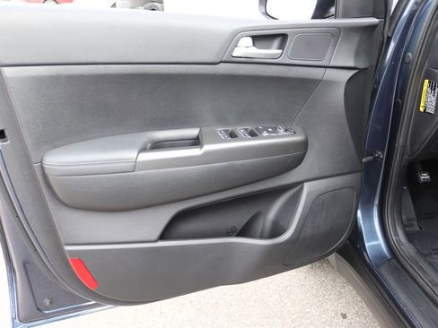 Used 2017 Kia Sportage LX image 6