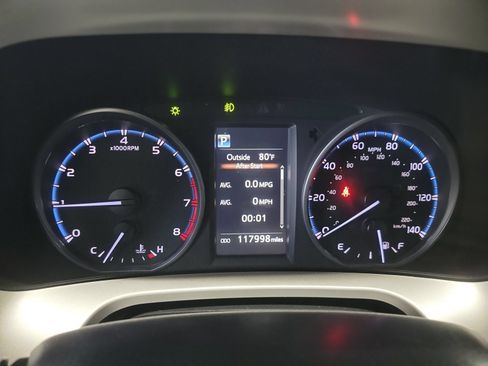 Used 2018 Toyota RAV4 XLE FWD image 18