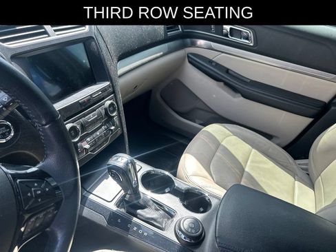 Used 2018 Ford Explorer XLT w/ Equipment Group 202A AWD/4WD image 20