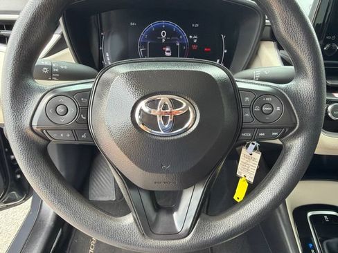 Used 2026 Toyota Corolla LE FWD image 27